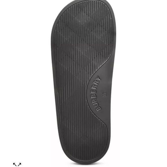 Burberry - Picture 6 of 6